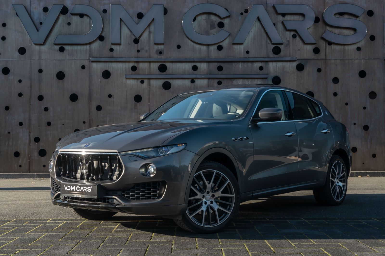 Maserati Levante Diesel * 1. HAND * SERVICE NEU * PANO * ACC * 360