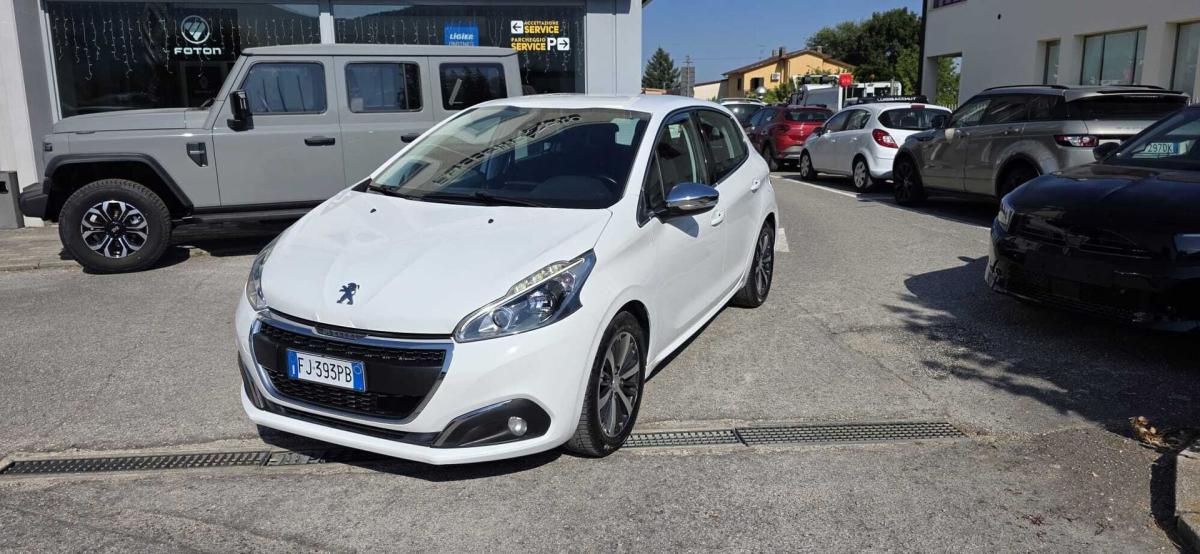 Peugeot 208 1.6HDI ALLURE 75CV